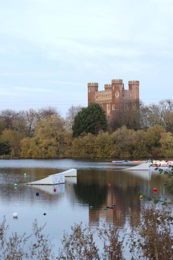 Calypso Hot Tub Breaks Tattershall Lakes Pet Friendly Екстер'єр фото