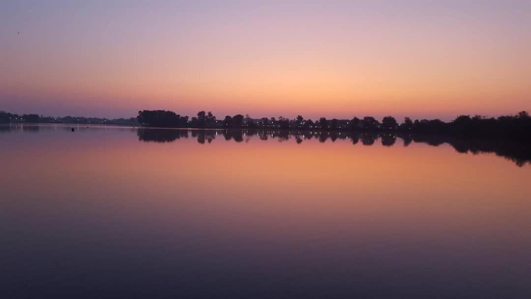 Calypso Hot Tub Breaks Tattershall Lakes Pet Friendly Екстер'єр фото
