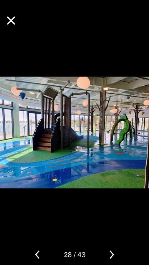 Calypso Hot Tub Breaks Tattershall Lakes Pet Friendly Екстер'єр фото