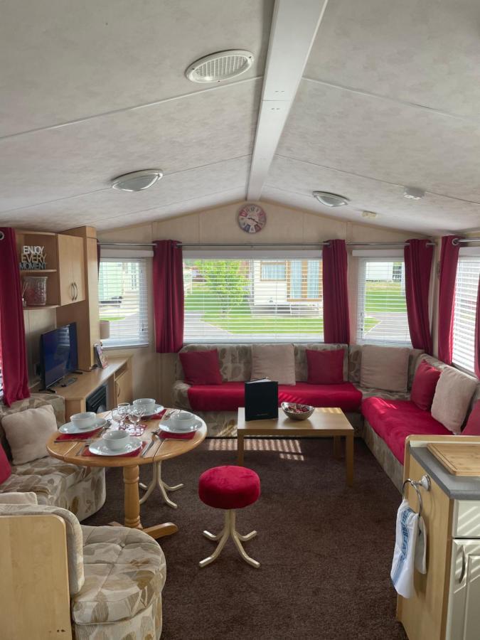 Calypso Hot Tub Breaks Tattershall Lakes Pet Friendly Екстер'єр фото