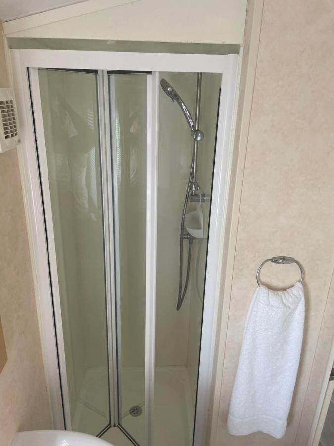 Calypso Hot Tub Breaks Tattershall Lakes Pet Friendly Екстер'єр фото